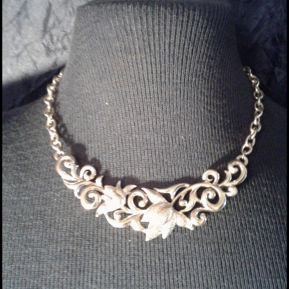 Necklace - Picture 4 of 11